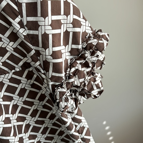 Banana Republic Silk Blouse. Size Medium - Picture 4 of 8